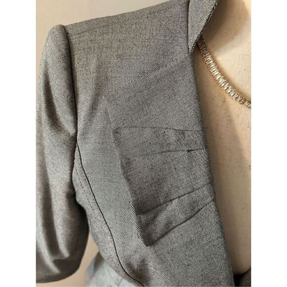 White House black market gray blazer size 4 stylish fancy for work - Picture 2 of 4